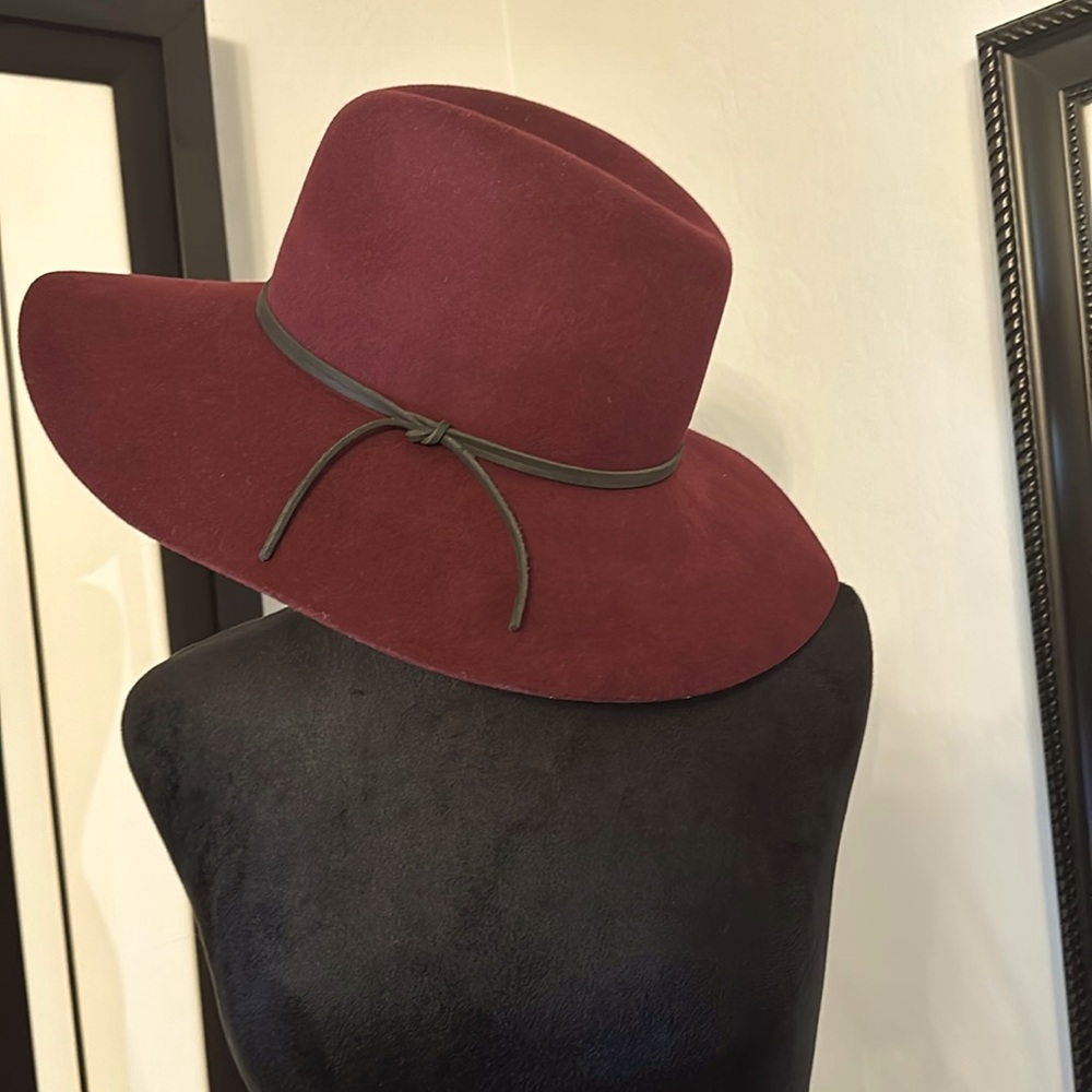 Phoenix Burgundy Wool Woman Hat ONE SIZE